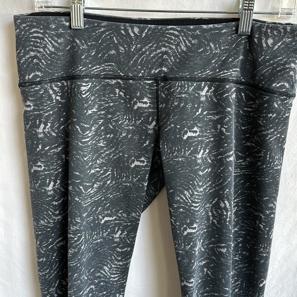 Tuff Athletics gray workout leggings, size L - Picture 2 of 11